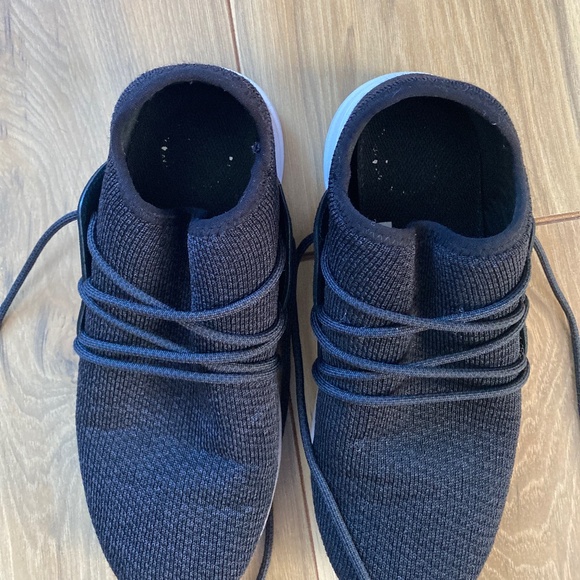 Vessi Sneakers - Picture 5 of 9